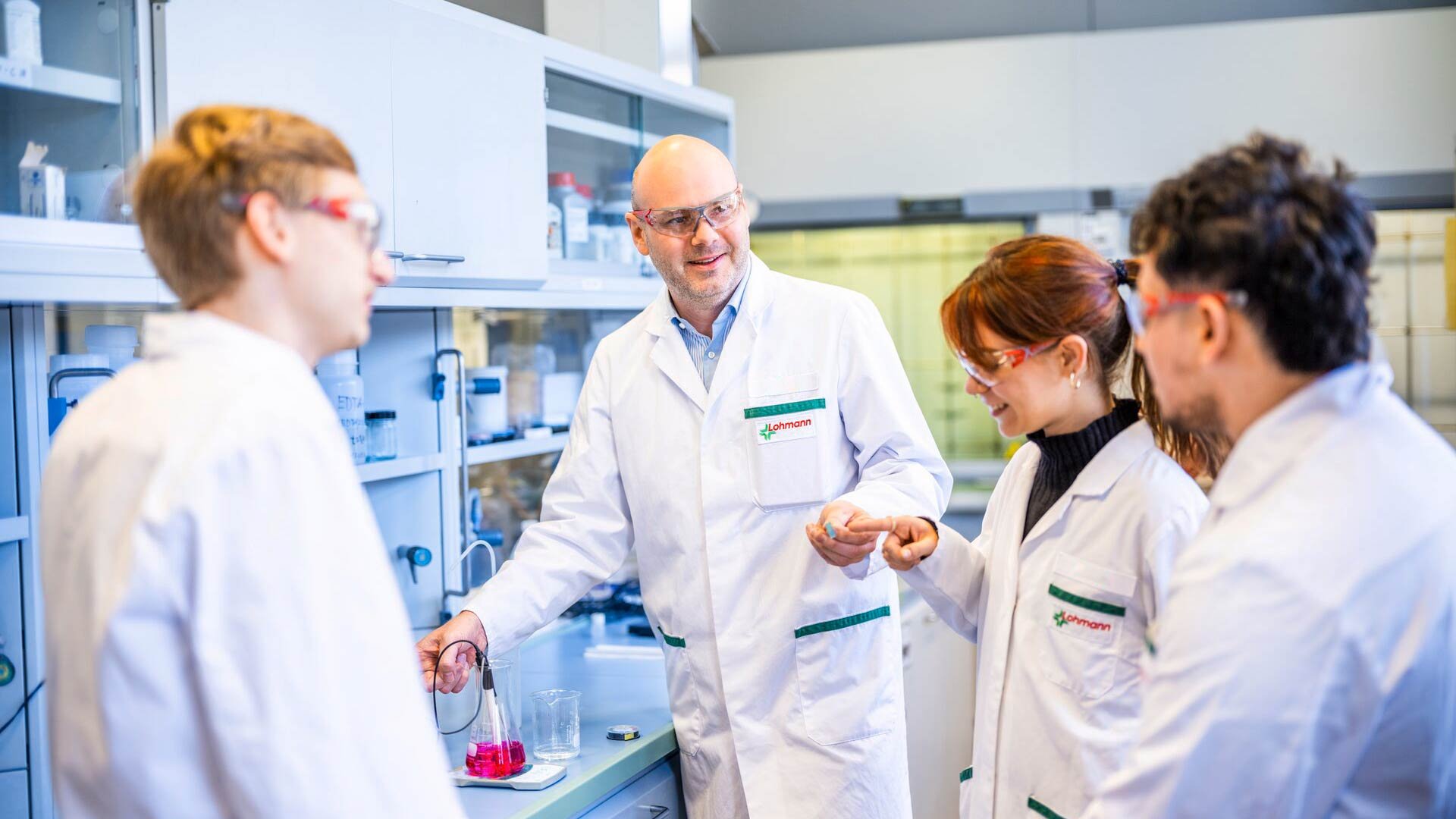 Laboratory-trainee-explanation-meeting