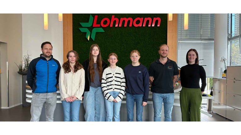 Vom Klassenzimmer zu Lohmann: Vier Schülerinnen entdecken Technik beim Girls’ Day