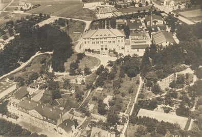 Alte Luftaufnahme des Lohmann-Werks in Neuwied.