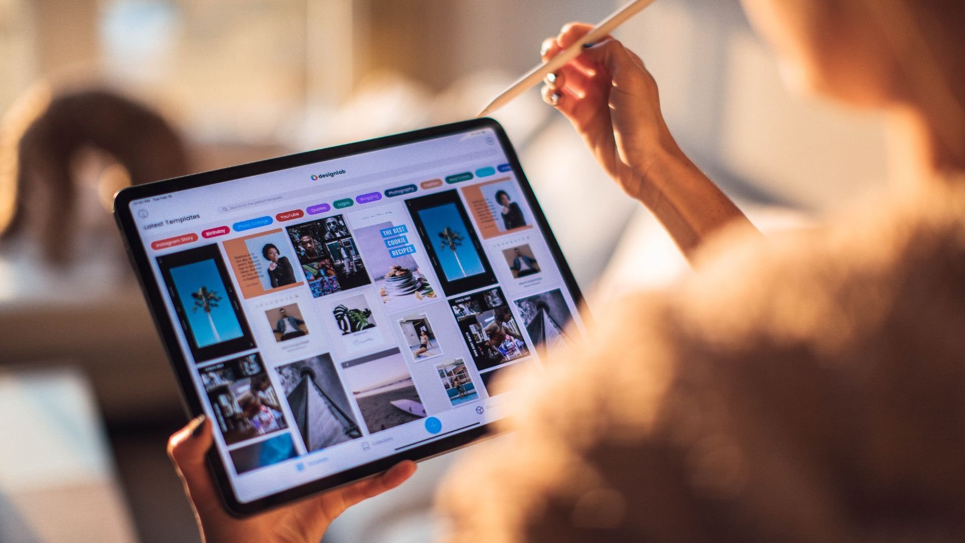 Consumer-electronics-woman-with-tablet
